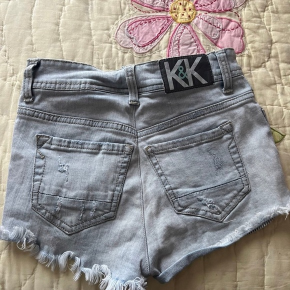 Kendall and kylie 5 button jean shorts - Picture 2 of 3